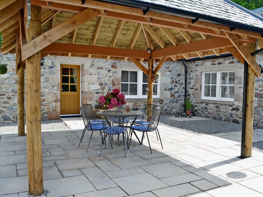 Sitting-out-area | Ladybird Cottage, Scaniport, nr. Inverness
