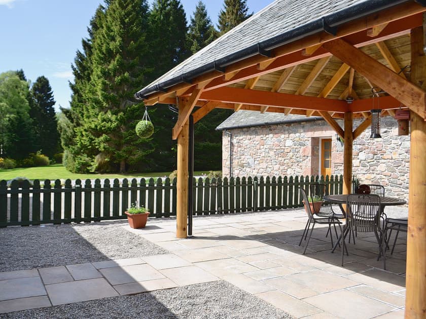 Sitting-out-area | Ladybird Cottage, Scaniport, nr. Inverness