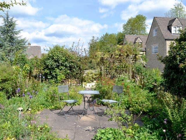 Folly Cottage Ref Nsf In Avening Near Tetbury Gloucestershire