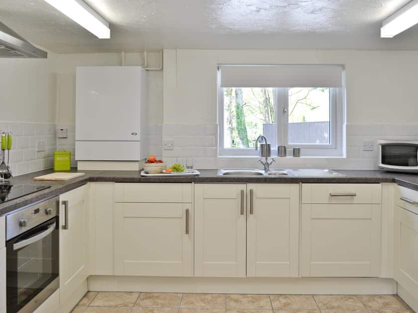 Kitchen | Riverton Lakes and Holiday Cottages -  The Lodge, Swimbridge, nr. Barnstaple