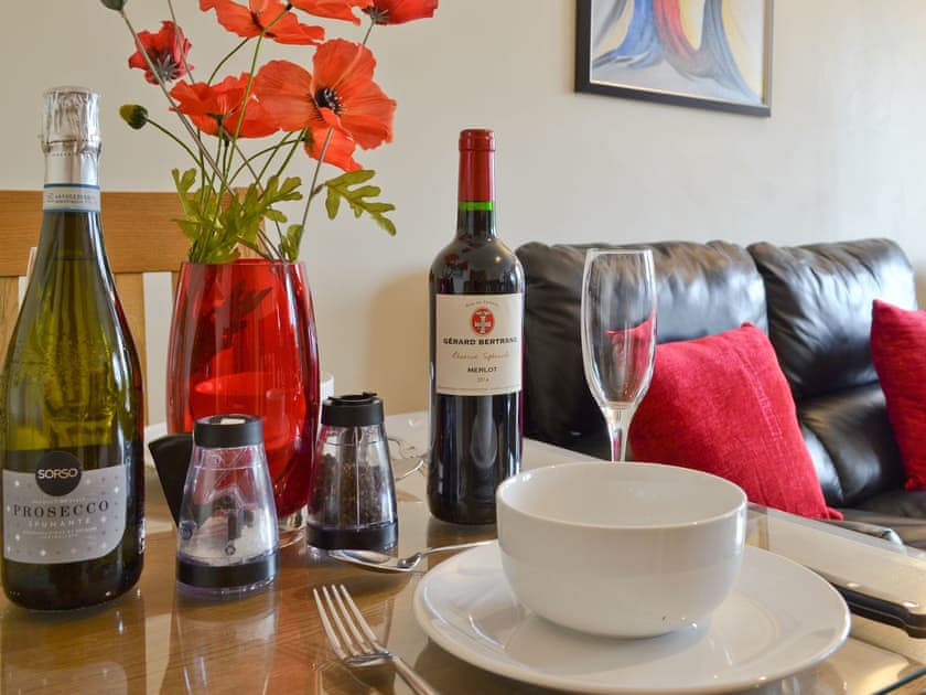 Intimate dining area | Riverside Mews, Bideford