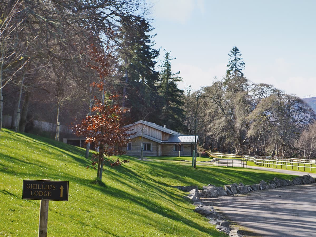 Ghillie's Lodge - Image 1
