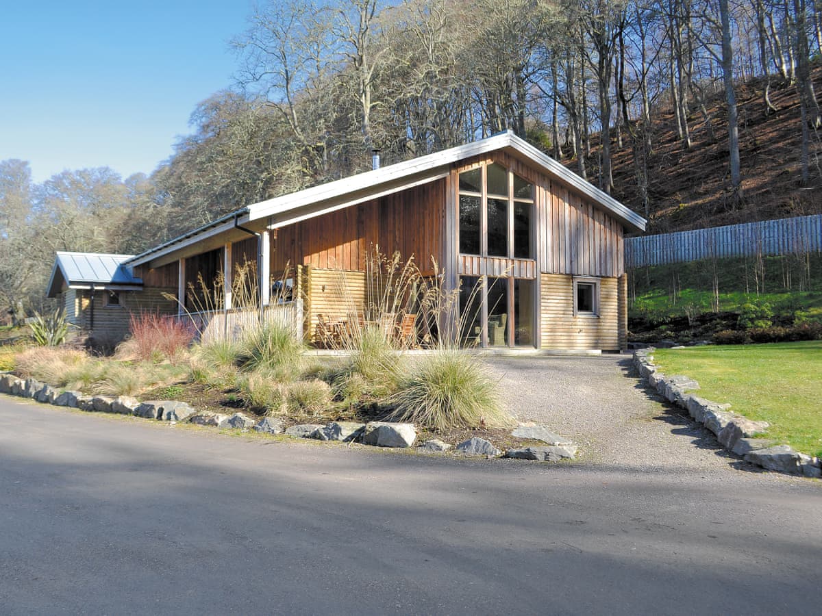 Ghillie's Lodge - Image 2