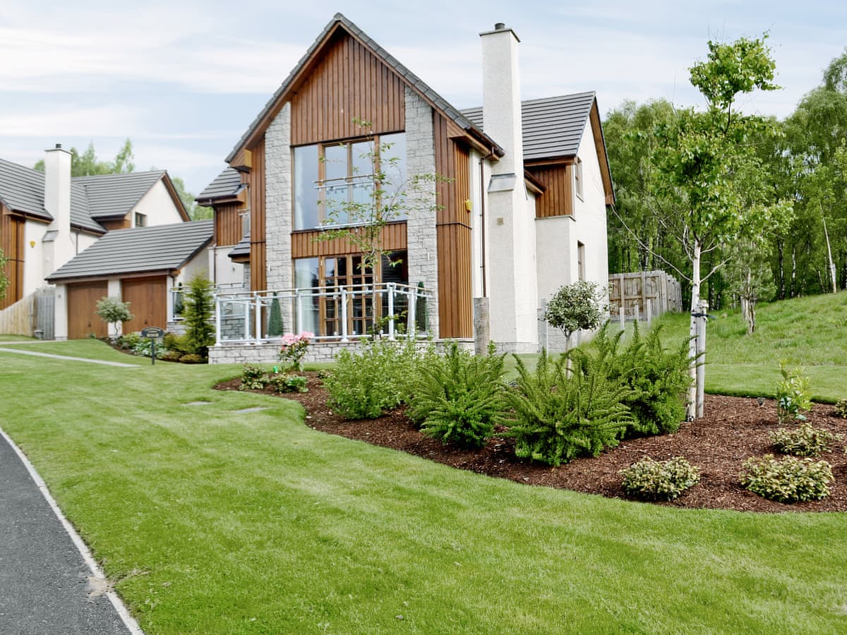 Lochnagar Lodge - Image 1