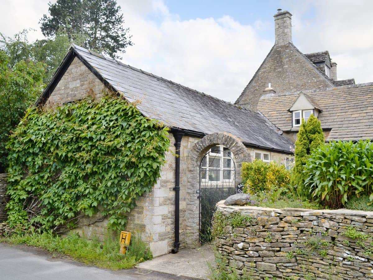 Bakery Cottage Ref E4346 In Ampney Crucis Near Cirencester