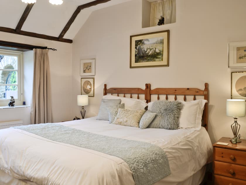 Double bedroom | Bakery Cottage, Cirencester
