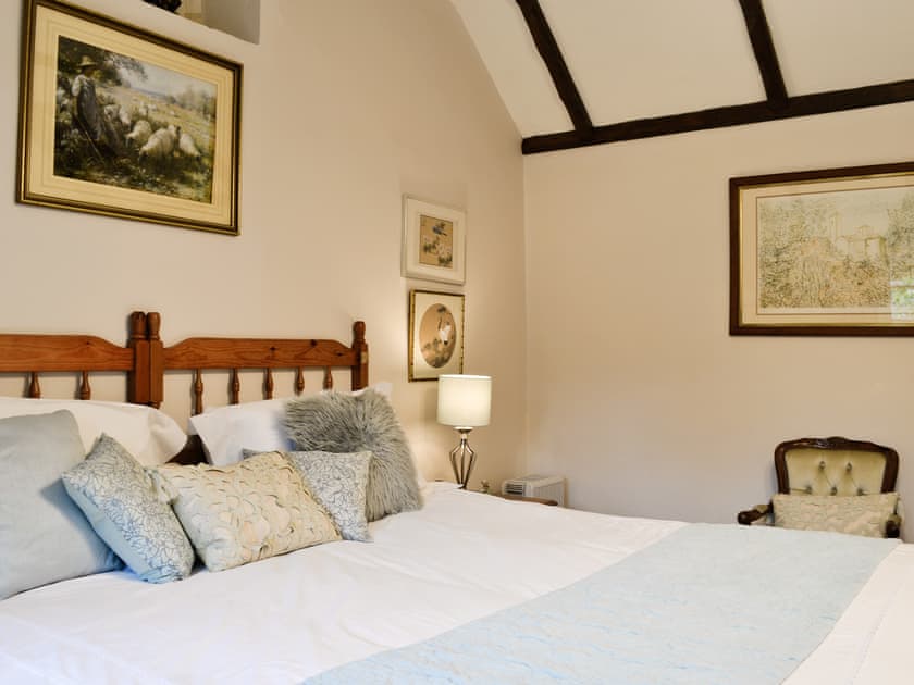 Double bedroom | Bakery Cottage, Cirencester