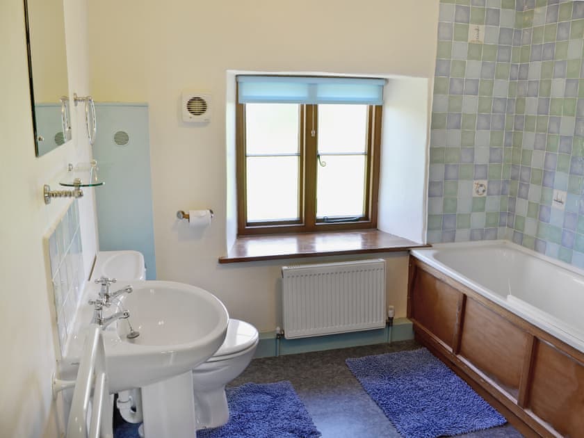 Bathroom | Strawberie Cottage, Nr. Beaminster