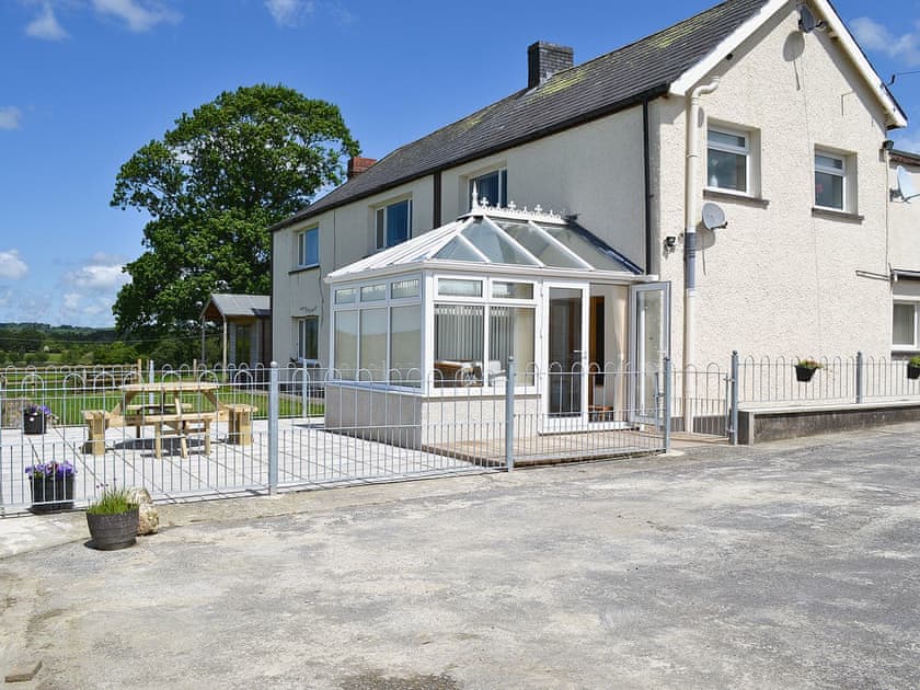 Exterior | Cob Cottage, Llanddewi Brefi