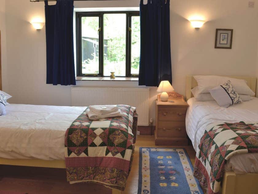 Twin bedroom | Grange Farm Cottages - Kingfisher Cottage, Oborne, nr. Sherborne