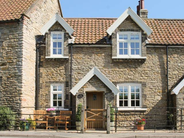 Pond View Cottage Ref Iyy In Brantingham Near Beverley