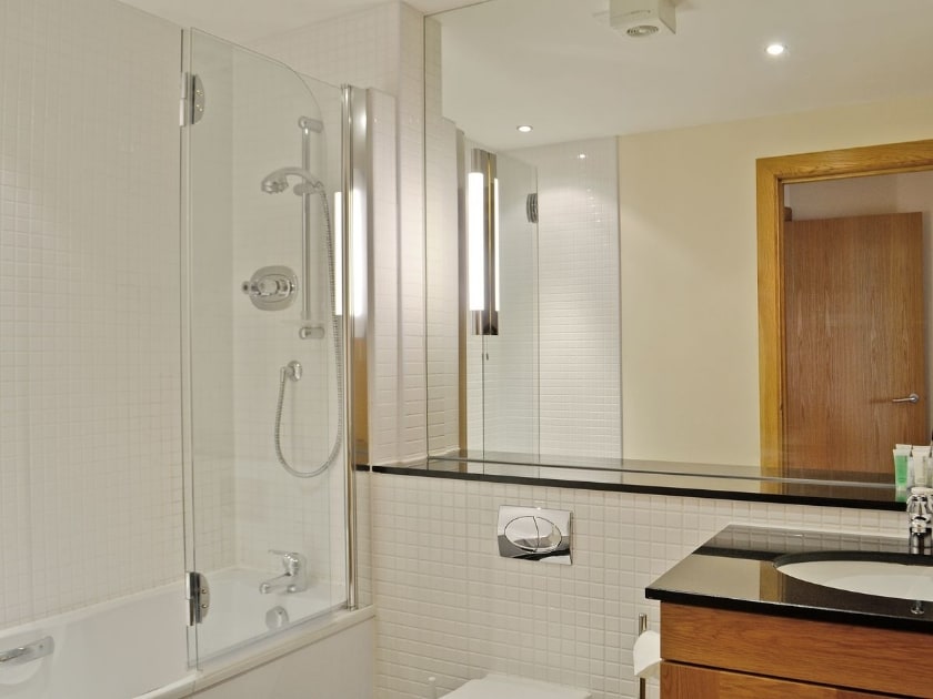 Typical bathroom | Links Apartments - Links Apartment 1, Brora