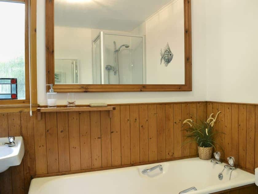 Bathroom with shower cubicle | Tigh an Uillt, Strachur, near Inveraray