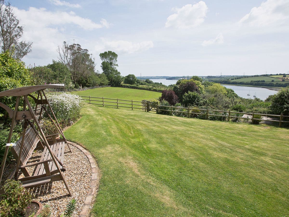 Hewton House And Cottages Boxwood Ref Hba In Weir Quay Bere