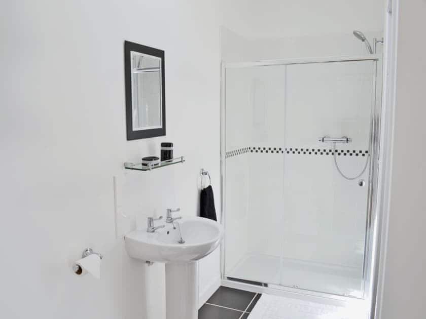 Bathroom | Whitecroft - Myrtle Cottage, Dalbeattie
