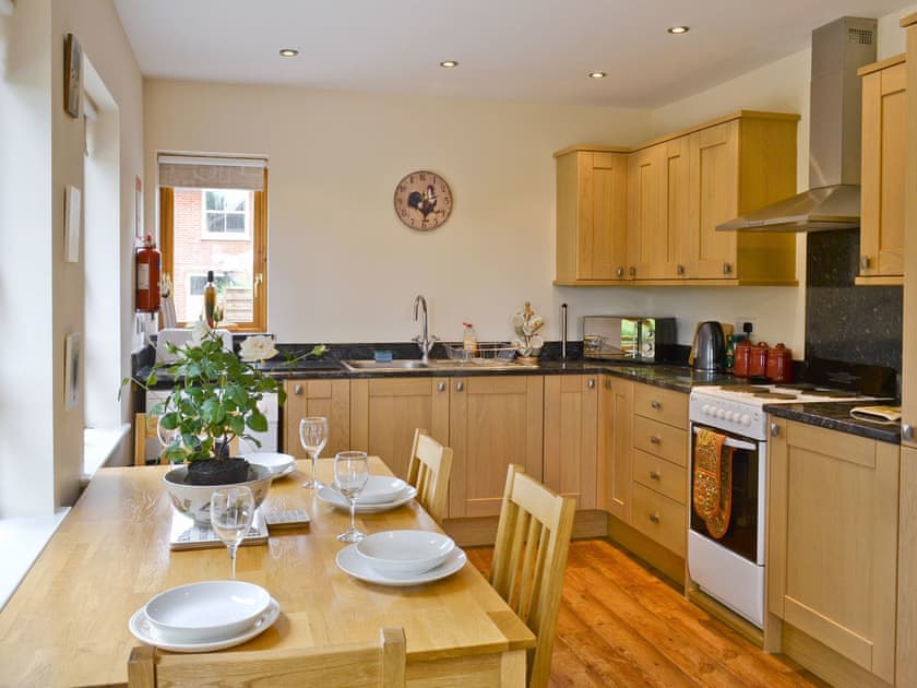 Open plan living/dining room/kitchen | New Waters Holiday Cottages - Chestnut Cottage, Wortham, nr. Diss