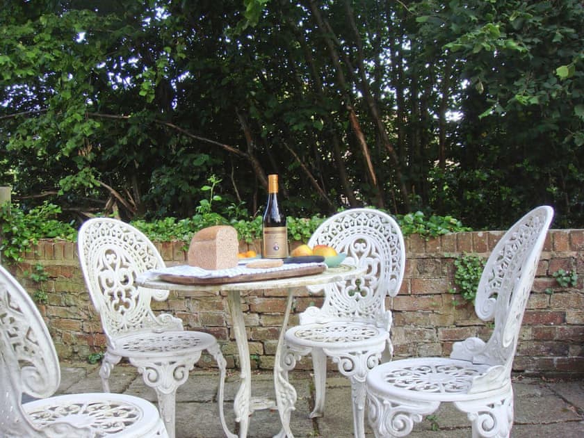 Sitting-out-area | The Farmhouse, Newent