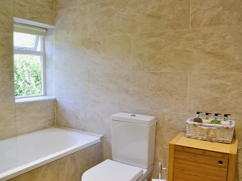 Bathroom | Grapevine, Branscombe
