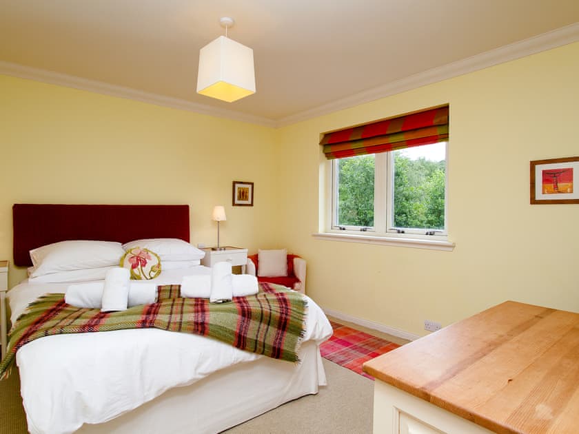 Tastefully furnished double bedroom | Carness West, North Ballachulish, Glencoe