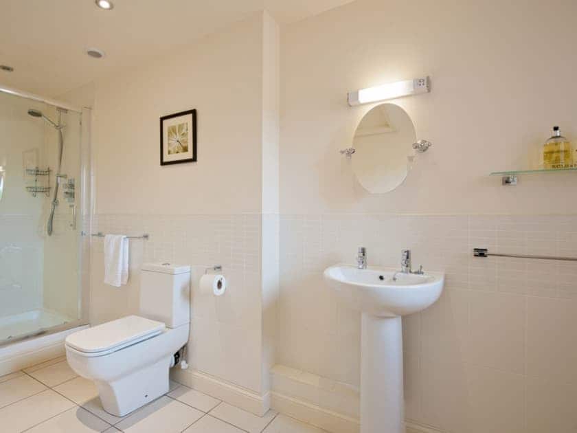Bathroom | Dinney Farm - Kingfisher Cottage, Bridgnorth