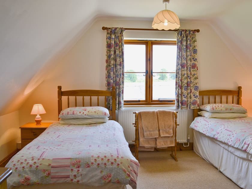 Twin bedroom | Copper Cottage, Aldeby, nr. Beccles