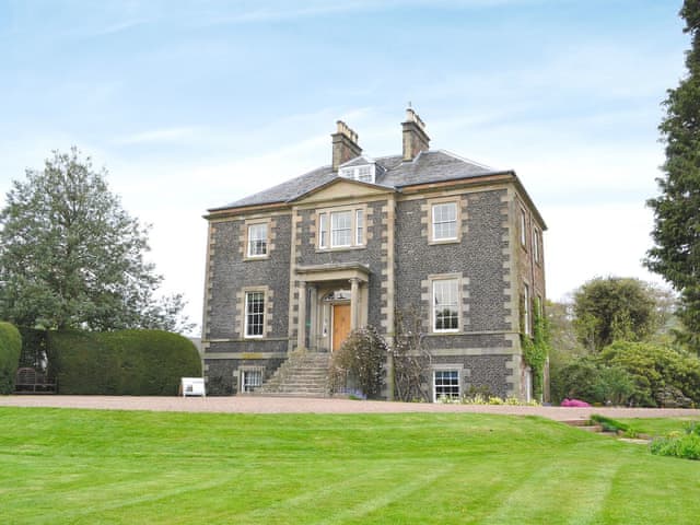 Harmony Garden Ref 30061 In Melrose The Scottish Borders