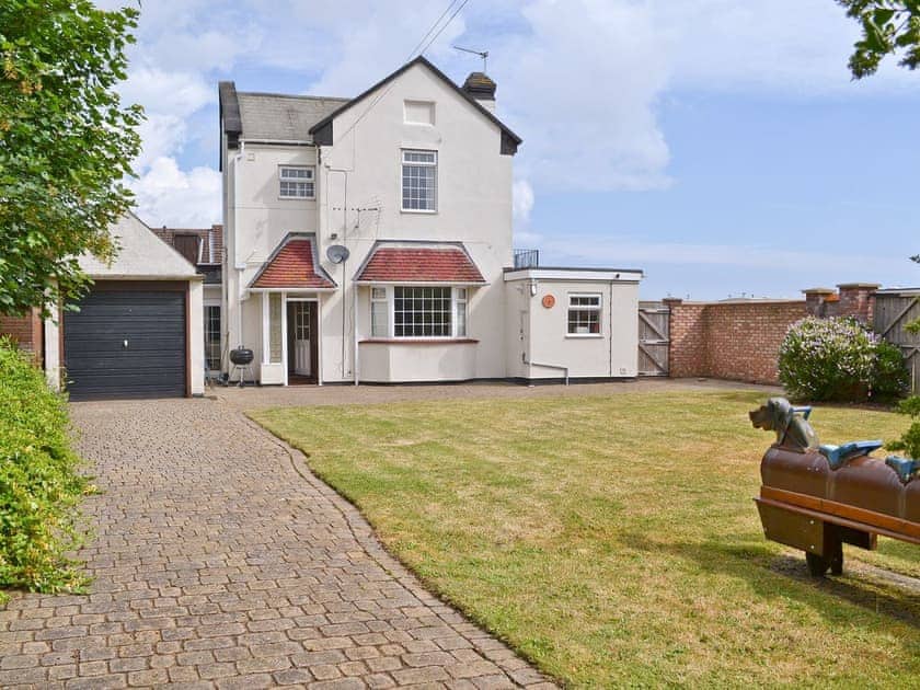 Exterior | East Coast Cottages - Dune Cottage, Caister-on-Sea