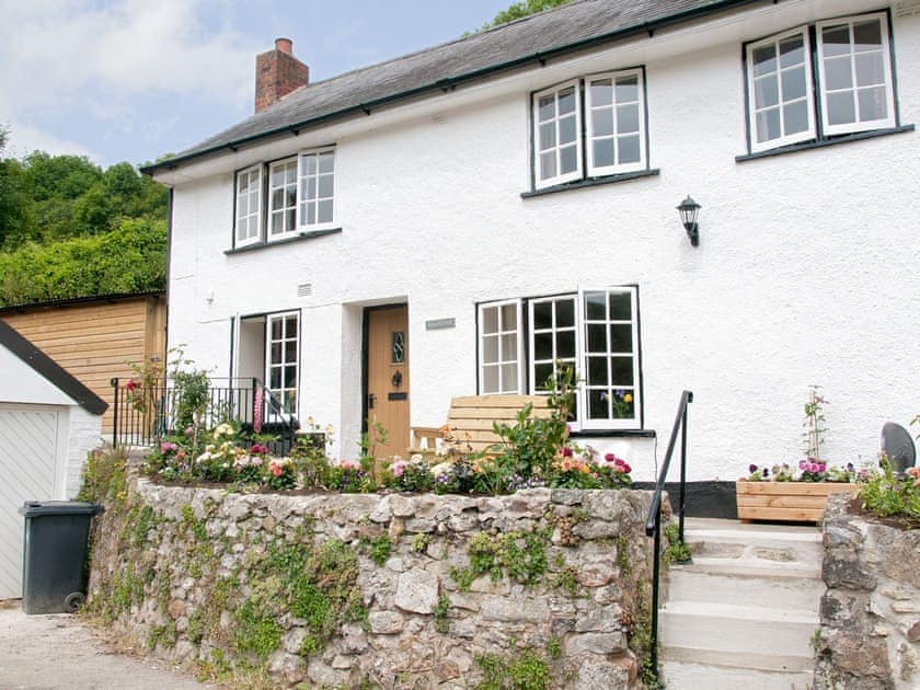 Exterior | Grapevine, Branscombe