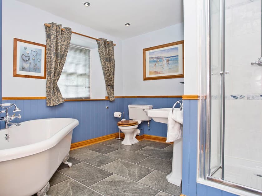 Bathroom | Cherry Tree Cottage, Bellerby, Wensleydale