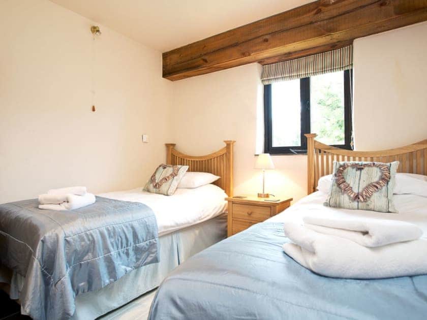 Twin bedroom | The Linhay, St Issey, Wadebridge