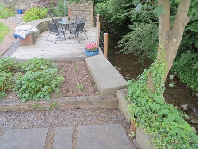 Sitting-out-area | Glas Y Dorlan, Felindre