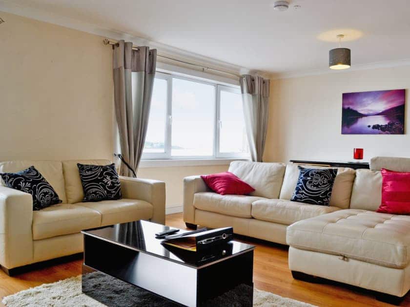 Open plan living/dining room/kitchen | Seaview, Oban