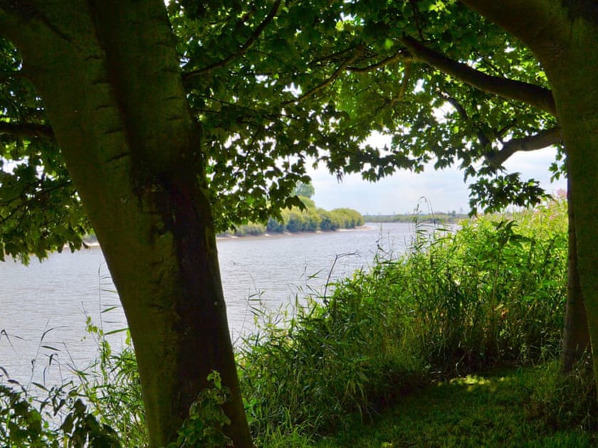 Surrounding area | Riverbank Cottage, Althorpe, nr. Scunthorpe