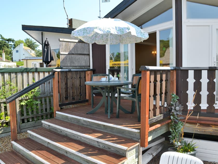 Sitting-out-area | Ripples, Horning