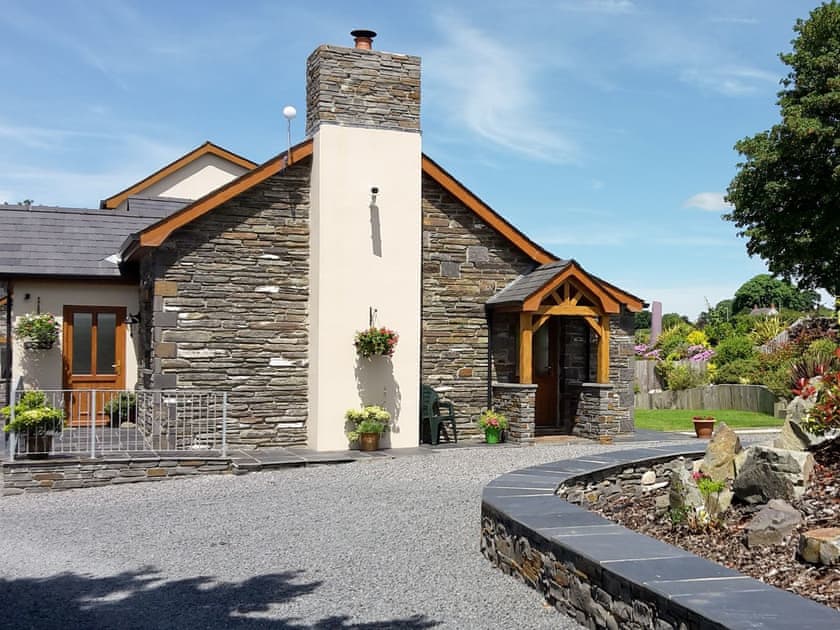Penwern Fach Holiday Cottages - Hirwaun Cottage