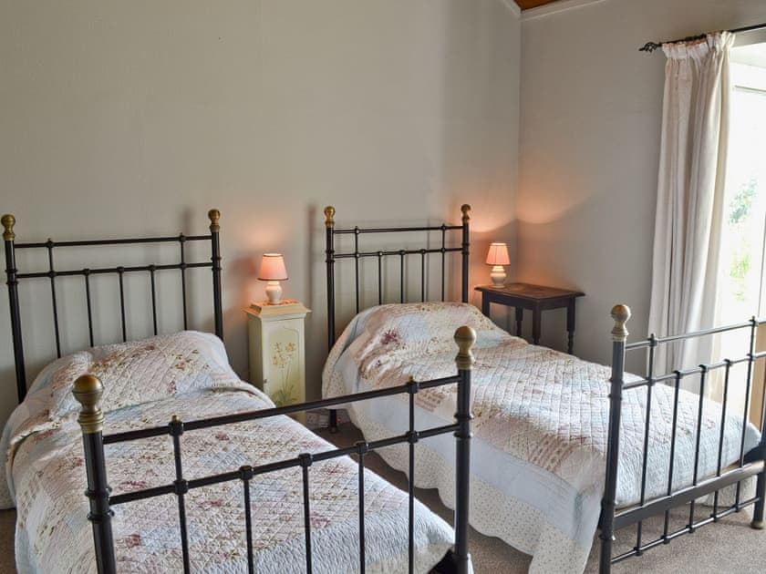 Twin bedroom | Haulfryn Cottage, Llandegfan, nr. Menai Bridge