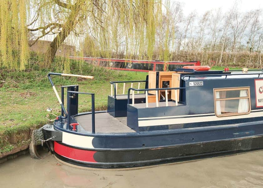 Elegance from Elegance Narrowboats in Stockton, Warwickshire - Hoseasons