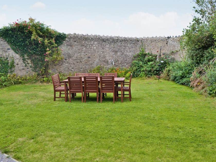 Sitting-out-area | Pen Yr Allt, Llanfaelog, nr. Rhosneigr