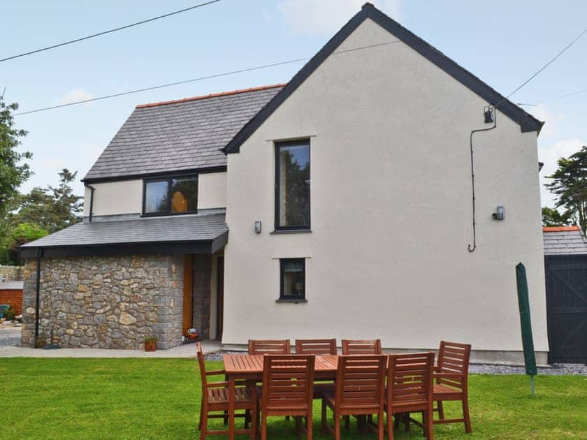 Exterior | Pen Yr Allt, Llanfaelog, nr. Rhosneigr