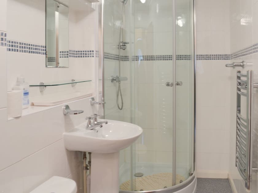 Shower room | Apple Tree Apartment - Devon Palms, Maidencombe, near Torquay