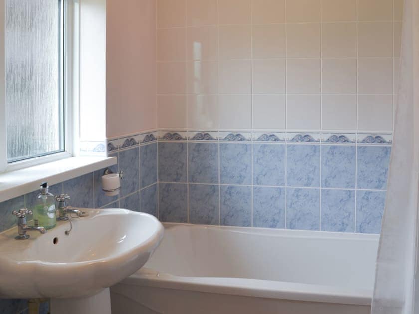 Bathroom | Copper Tree Cottage - Devon Palms, Maidencombe, near Torquay