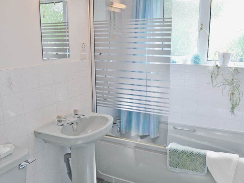 Bathroom | Squirrel Cottage, Palnure near Newton Stewart