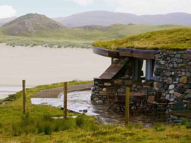 Beach Bay Cottage Ref Srrm In Carnish Uig Isle Of Lewis Outer