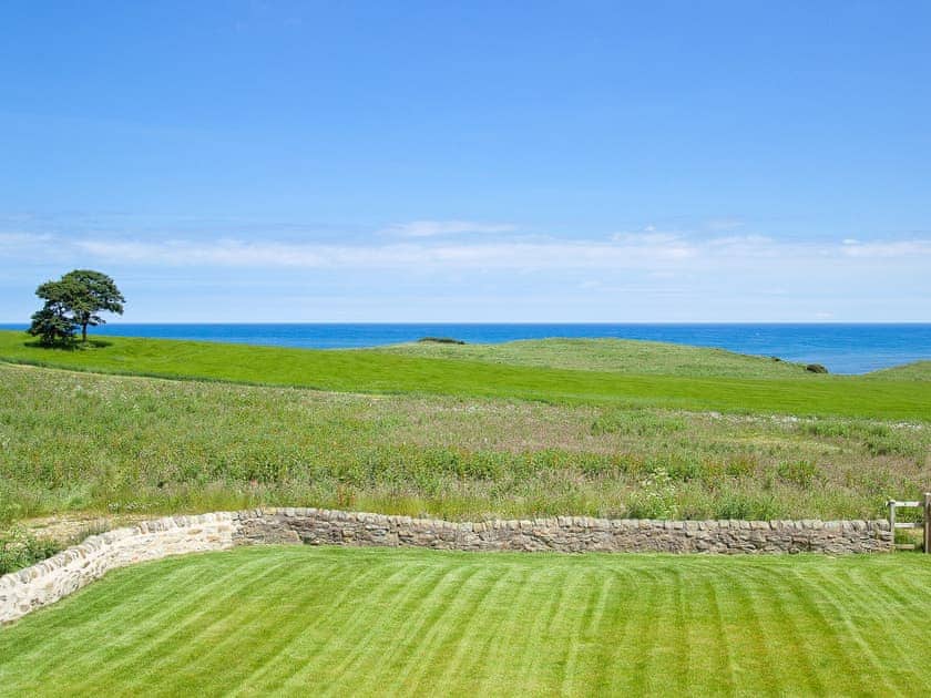 Garden and grounds | Scalby Lodge - Lodge Cottage, Scalby