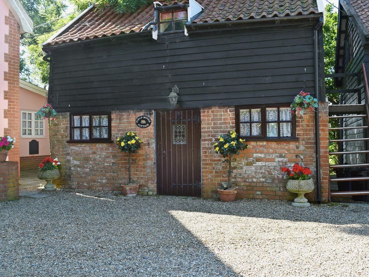 Holiday Cottages In Suffolk Field Mouse Cottage Linstead Parva