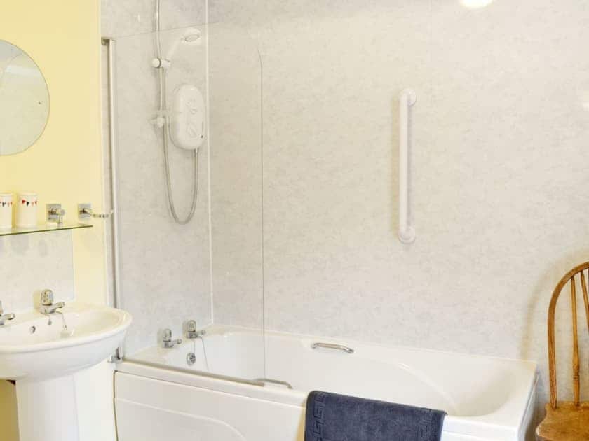 Bathroom | Stable Cottage 1, Rudston near Bridlington