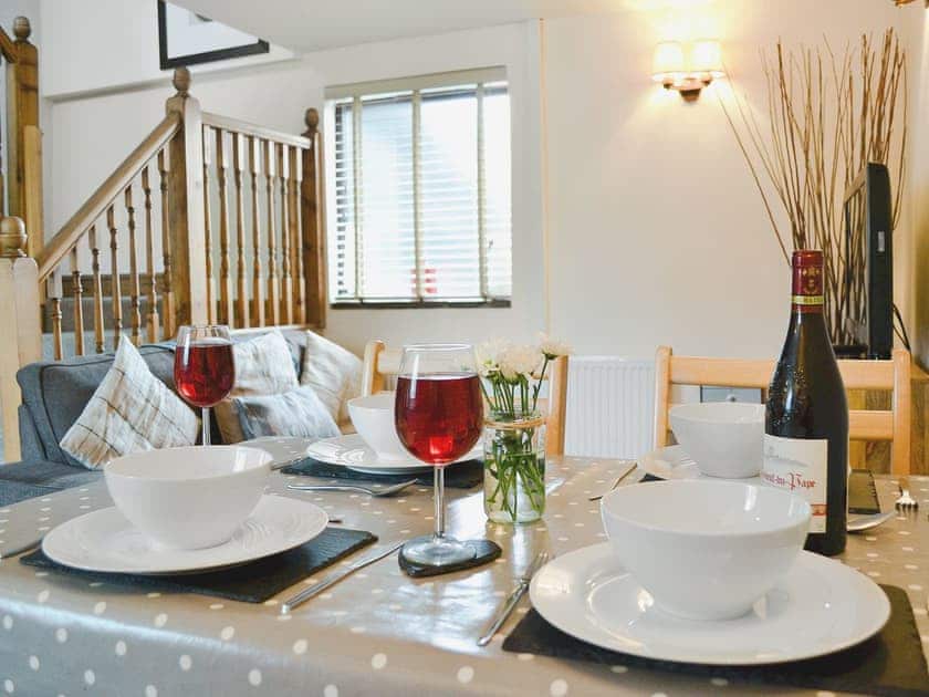 Open plan living/dining room/kitchen | Coastal Wood Holidays - Keeper’s Cottage, Marros, nr. Amroth