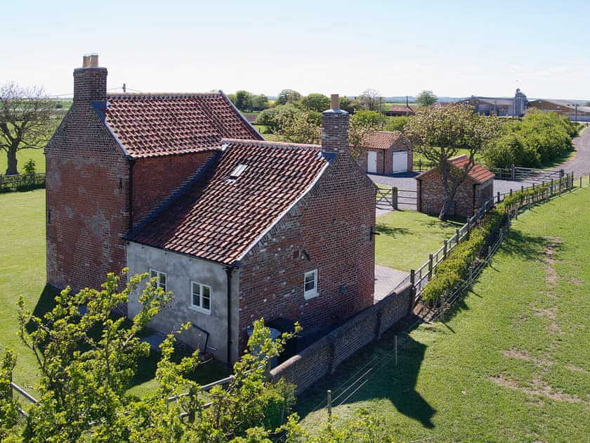 Exterior | Somer Leyton Cottage, Hogsthorpe, nr. Chapel St Leonards