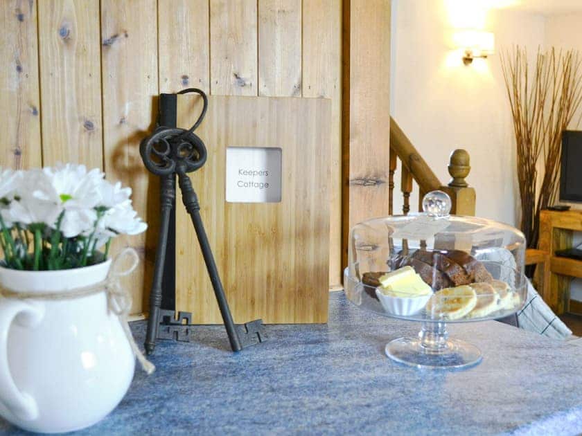 Open plan living/dining room/kitchen | Coastal Wood Holidays - Keeper’s Cottage, Marros, nr. Amroth