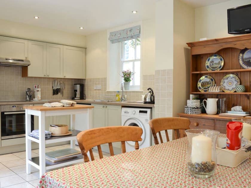 Traditional dining kitchen | Laundry Cottage - Thorpe Hall Cottages, Rudston, near Bridlington